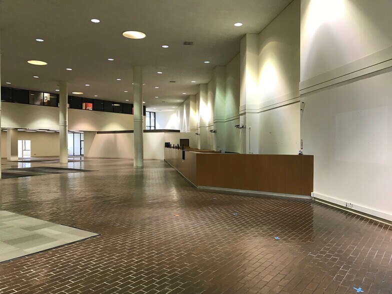 More Photos Of 12605 East Fwy, Houston Office For Lease