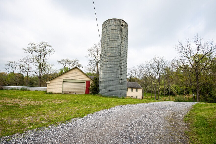 More Photos Of 1207 Flohrs Church Rd, Biglerville Hospitality For Sale