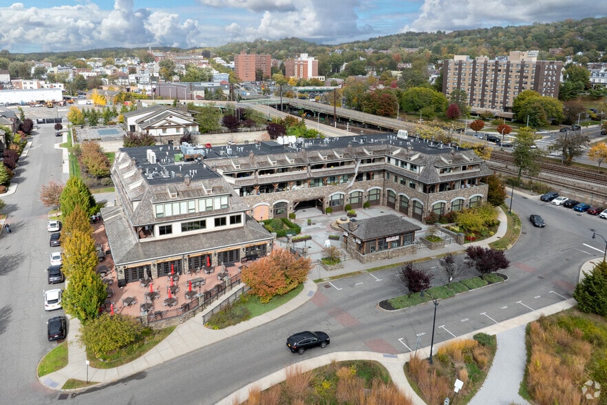 More Photos Of 127 W Main St, Tarrytown General Retail For Sale