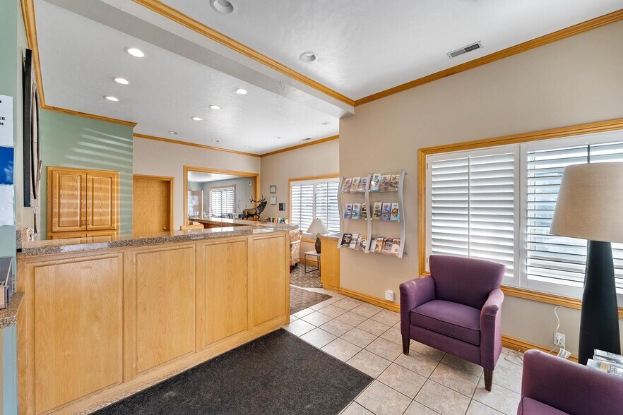 More Photos Of 423 W Main St, Vernal Hotel For Sale