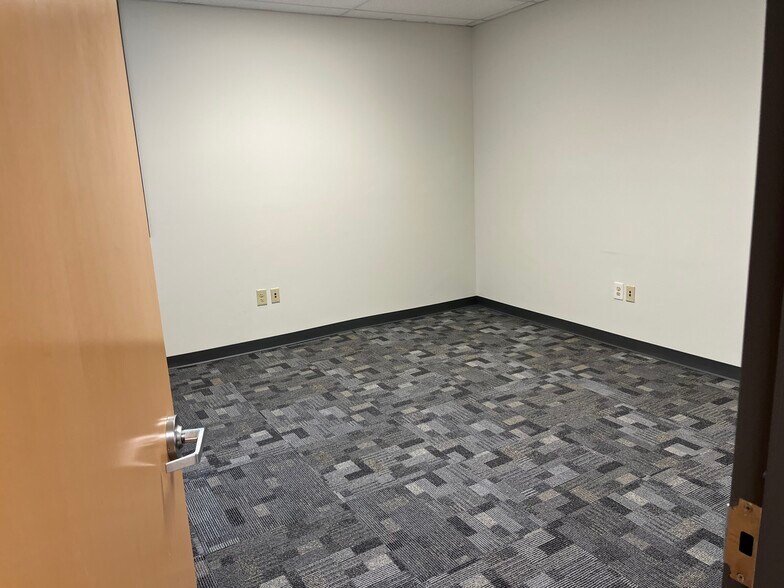 More Photos Of 110 Richardson Ave, Swedesboro Warehouse For Lease