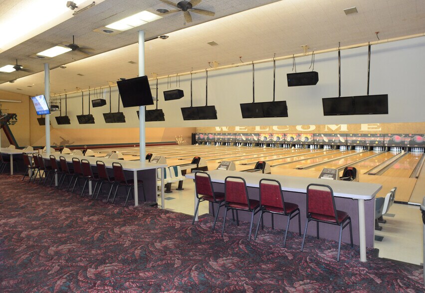 More Photos Of 9630 Evergreen Way, Everett Bowling Alley For Sale