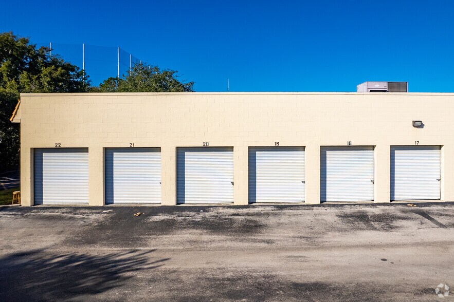 More Photos Of 3697 Lake Emma Rd, Lake Mary Unknown For Lease