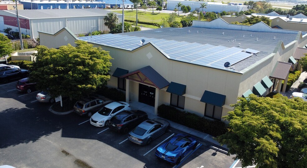 More Photos Of 10970 S Cleveland Ave, Fort Myers Office For Sale