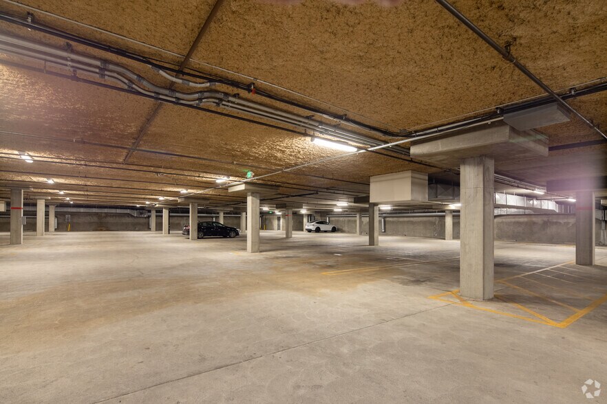 More Photos Of 6345 Balboa Blvd, Encino Unknown For Lease