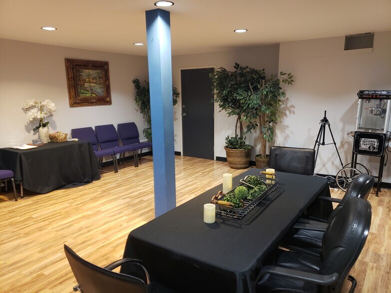 More Photos Of 7624 Varna Ave, North Hollywood Religious Facility For Lease