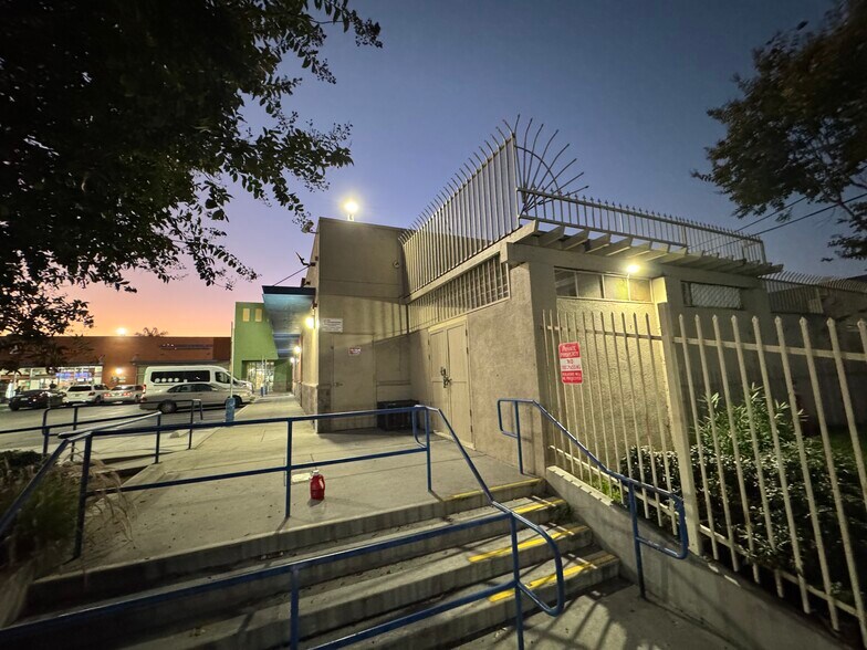 More Photos Of 1075 E Pacific Coast Hwy, Long Beach Storefront Retail Office For Sale