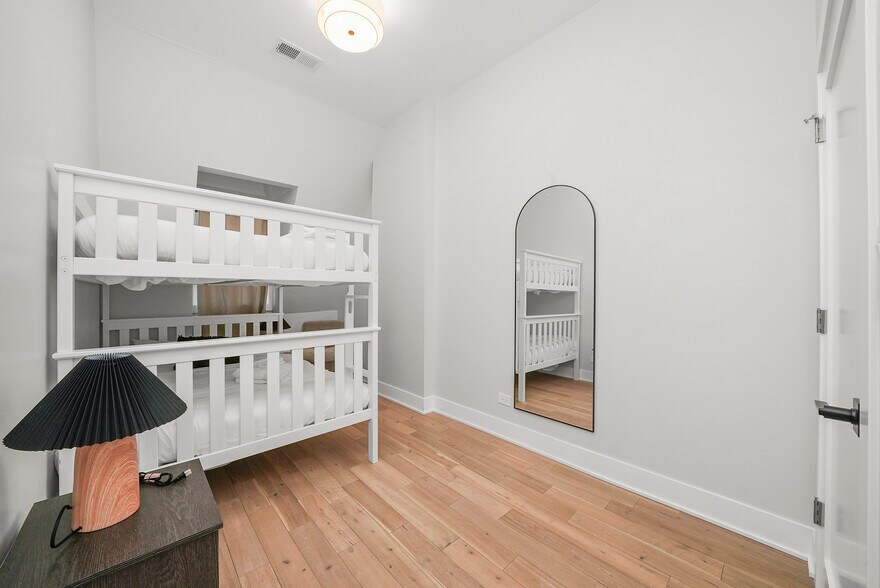 More Photos Of 64 E Cedar St, Chicago Apartments For Sale