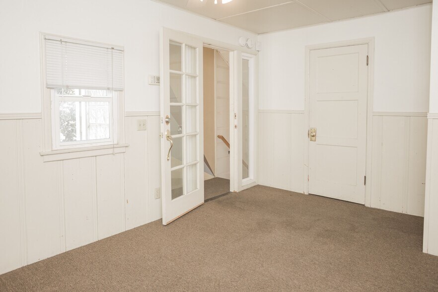 More Photos Of 41312 Big Bear Blvd, Big Bear Lake General Retail For Sale