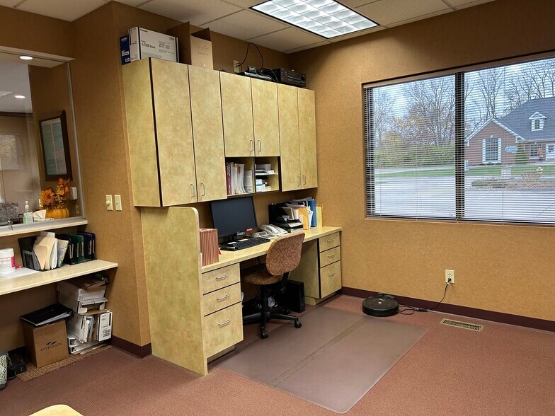 More Photos Of 3825 Fairview Dr, Anderson Medical For Sale