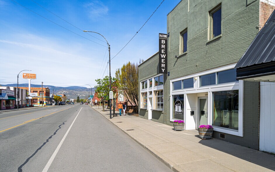 More Photos Of 1307 Main St, Oroville Bar For Sale