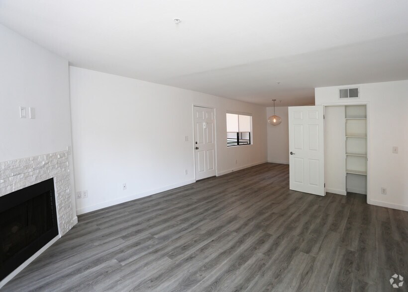 More Photos Of 8815 Cynthia St, West Hollywood Apartments For Sale