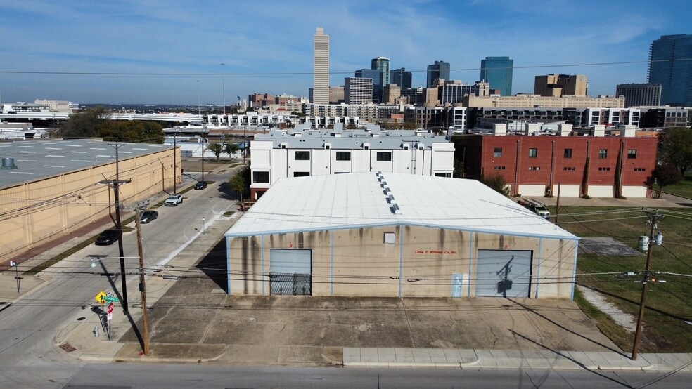 Primary Photo Of 828 W Broadway Ave, Fort Worth Warehouse For Lease