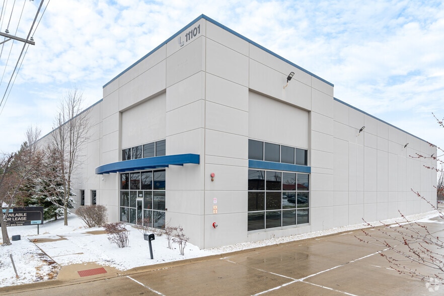 More Photos Of 11101 Franklin Ave, Franklin Park Distribution For Lease