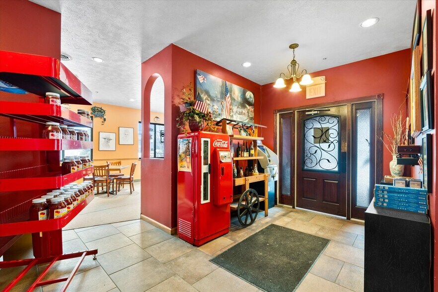 More Photos Of 212 Main St, Oneida General Retail For Sale