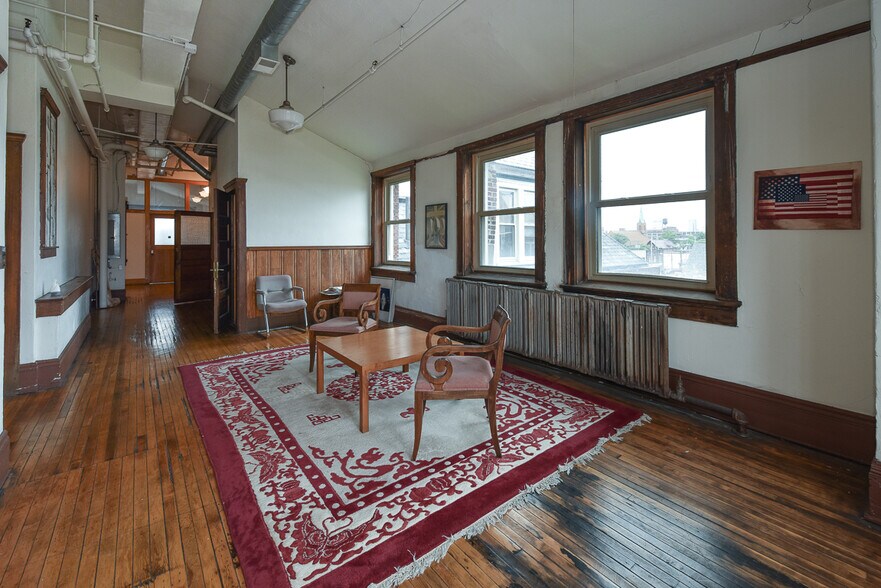 More Photos Of 4403 St Clair Ave, Cleveland Coworking Space