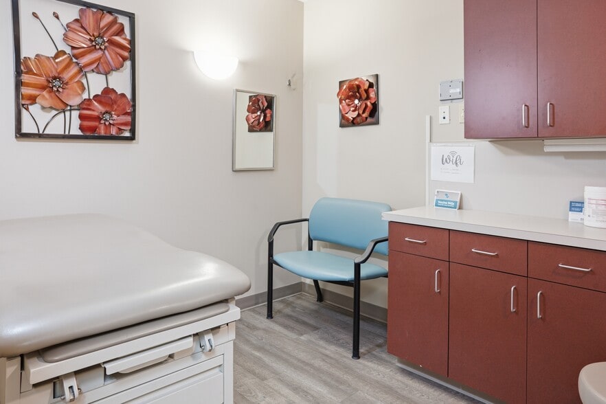 More Photos Of 1729 Lakeland Hills Blvd, Lakeland Medical For Sale