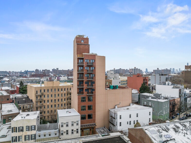 More Photos Of 14 Olive St, Brooklyn Hotel For Lease