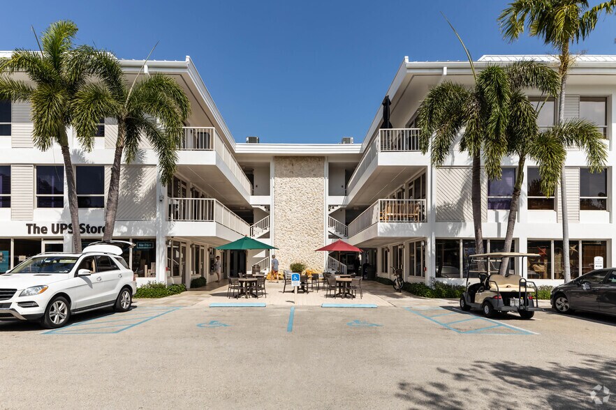 More Photos Of 31 Ocean Reef Dr, Key Largo Office For Sale