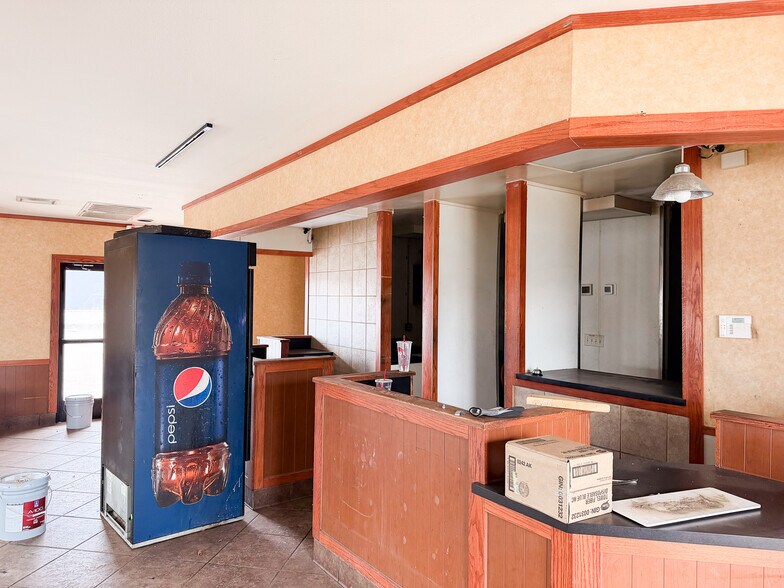 More Photos Of 2113 Andrews Hwy, Odessa Fast Food For Sale