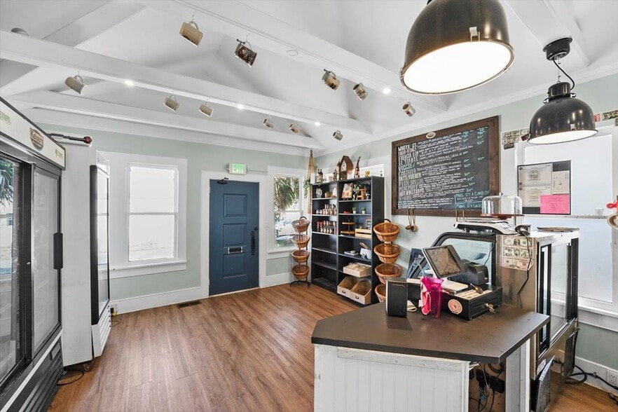More Photos Of 4 White St, Saint Augustine Storefront For Lease