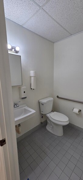 More Photos Of 4503 NW 103rd Ave, Sunrise Light Distribution For Lease
