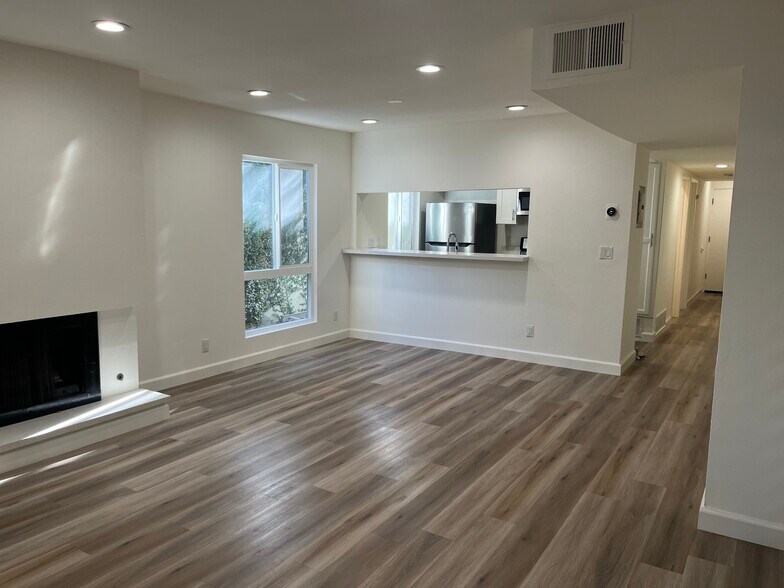 More Photos Of 11209 Sardis Ave, Los Angeles Multifamily For Sale