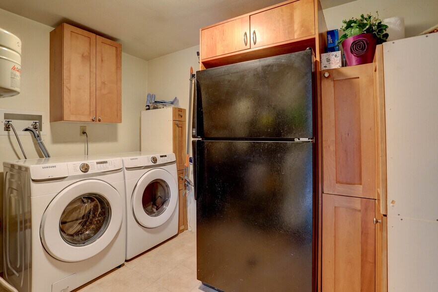 More Photos Of 468 Riverside Dr, Lyons Specialty For Sale