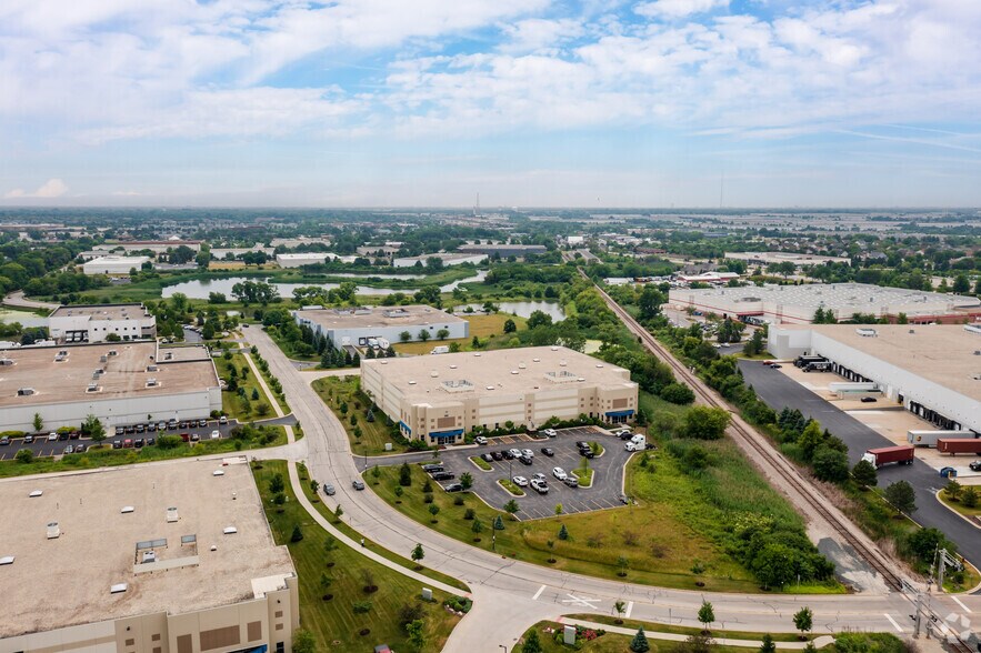 More Photos Of 255 Madsen Dr, Bloomingdale Warehouse For Lease