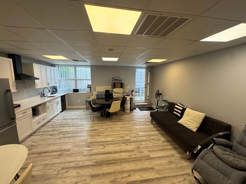 More Photos Of 6702 Bergenline Ave, West New York Storefront Retail Office For Sale