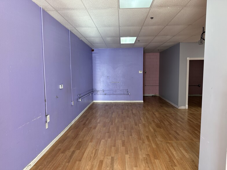 More Photos Of 241-249 W Pacheco Blvd, Los Banos Office For Lease