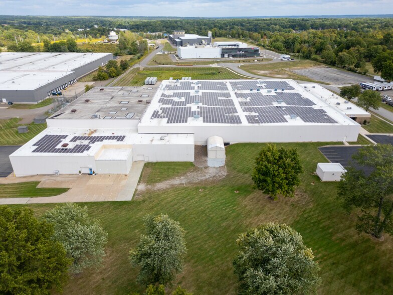 More Photos Of 6800 N Chestnut St, Ravenna Warehouse For Sale