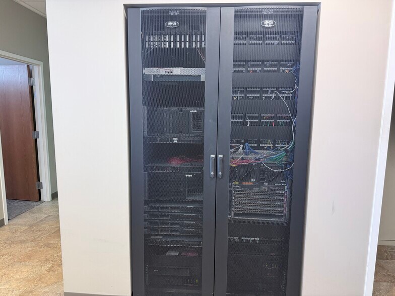 More Photos Of 150 N Prairie View Dr, Manteno General Retail For Sale