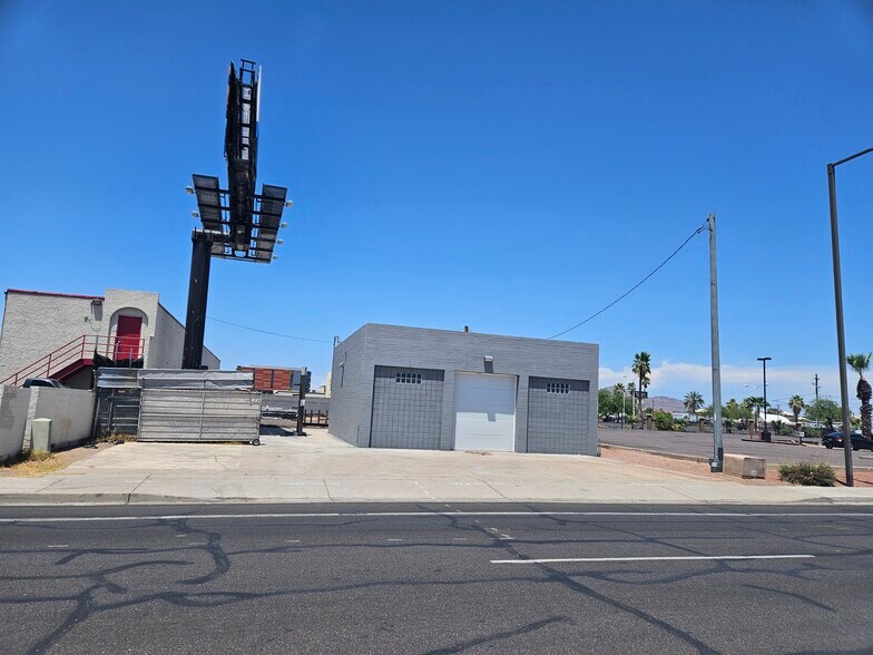 More Photos Of 3124 E Washington St, Phoenix Warehouse For Lease