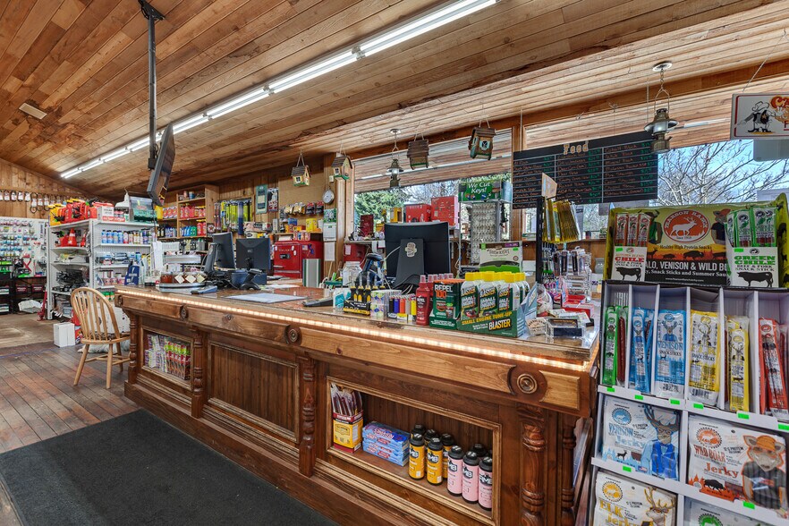 More Photos Of 6210 W Maine St, Spirit Lake Freestanding For Sale