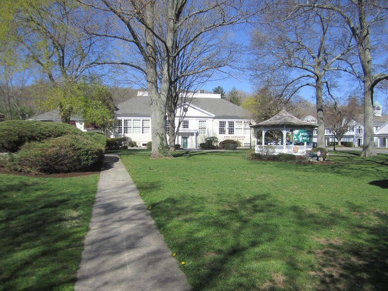 More Photos Of 101 Old Ridgefield Rd, Wilton Unknown For Lease