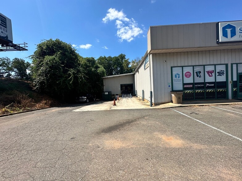 More Photos Of 306 Canton Rd, Cumming Freestanding For Lease