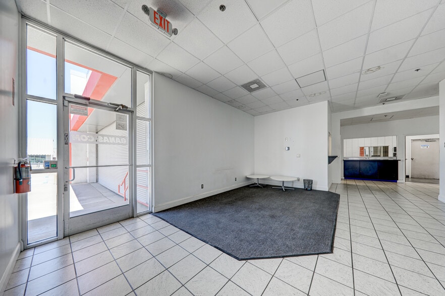 More Photos Of 4608 Rudnick Ct, Bakersfield Auto Dealership For Lease