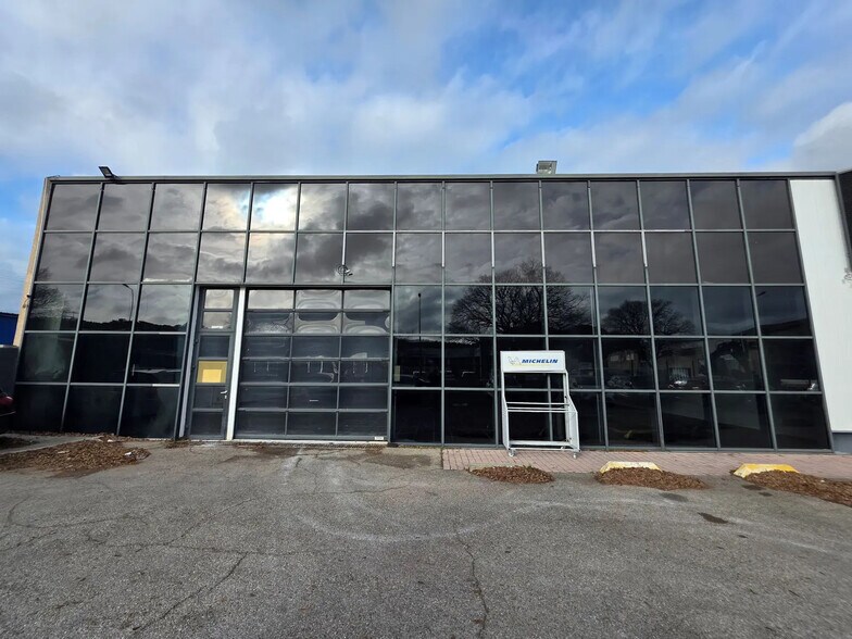 More Photos Of 14 Avenue José Nobre, Martigues Flex For Lease