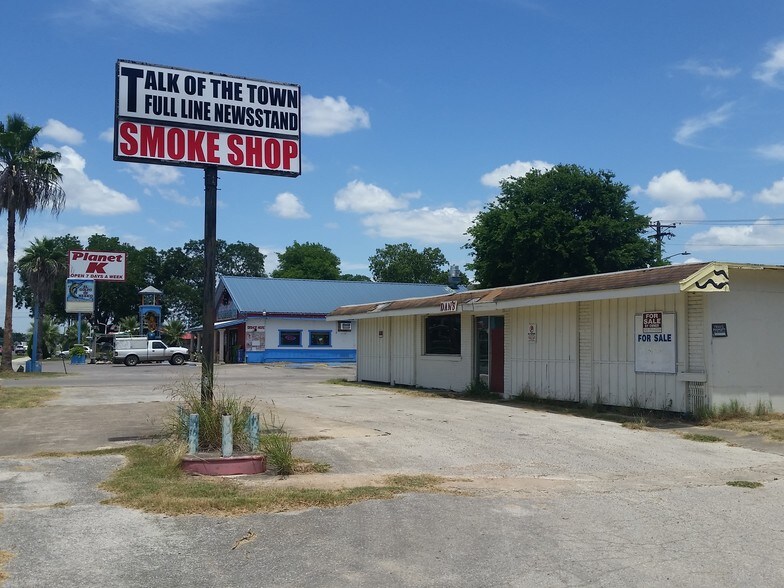 More Photos Of 321 Linda Dr, San Marcos Freestanding For Sale