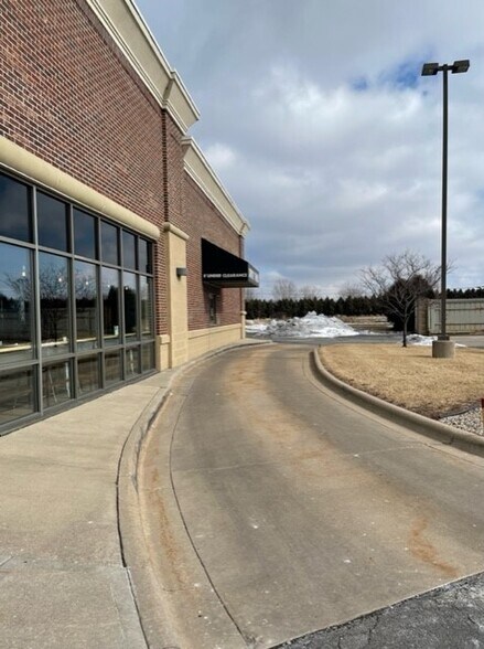 More Photos Of N162 Eisenhower Dr, Appleton Unknown For Lease