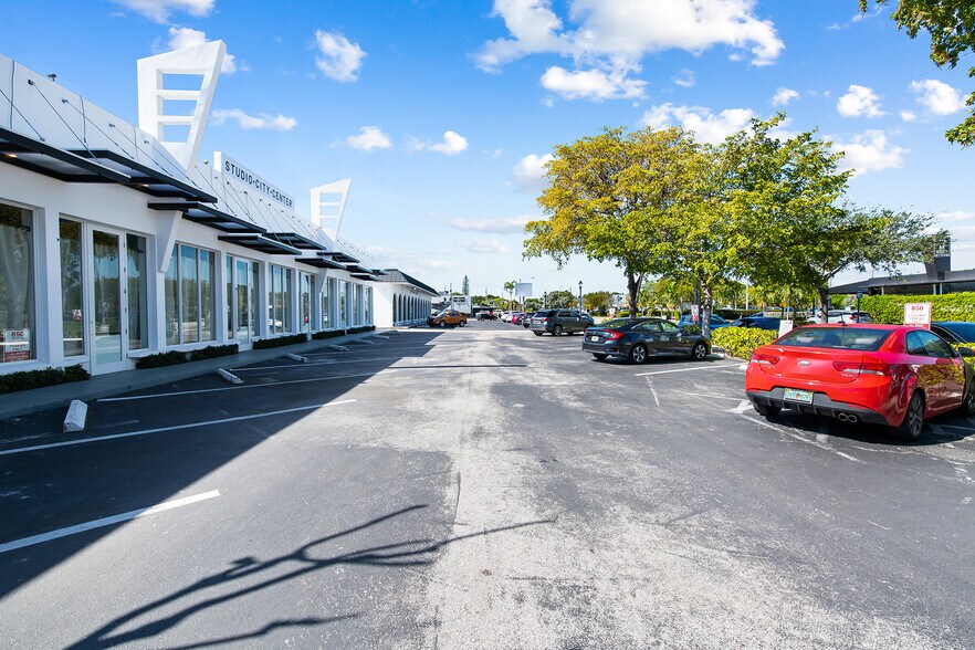 More Photos Of 1229-1231 NE 9th Ave, Fort Lauderdale Flex For Lease