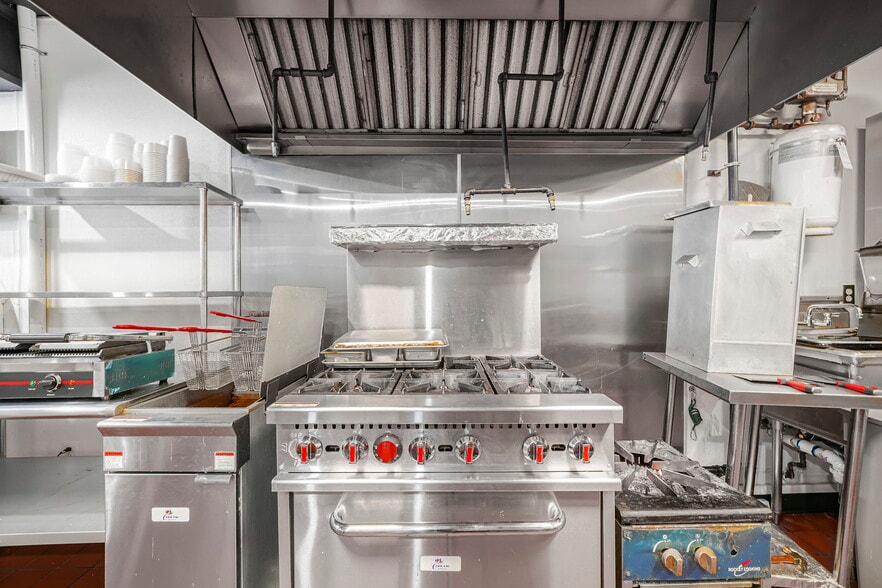 More Photos Of 72-76 Market St, Clifton Restaurant For Sale