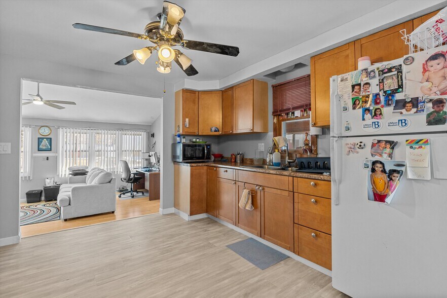 More Photos Of 82 Beach Rd, Salisbury Hospitality For Sale