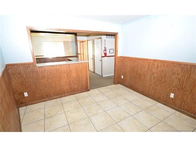 More Photos Of 223 N East Ave, Tahlequah Office For Sale