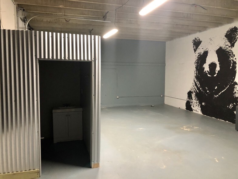 More Photos Of 1211 Okeechobee Rd, West Palm Beach Warehouse For Lease