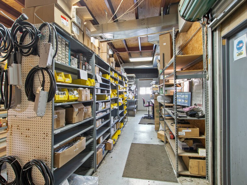 More Photos Of 2560 E Main St, Mesa Freestanding For Sale