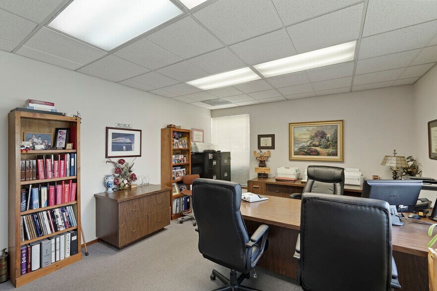 More Photos Of 1820 W Kettleman Ln, Lodi Office For Sale