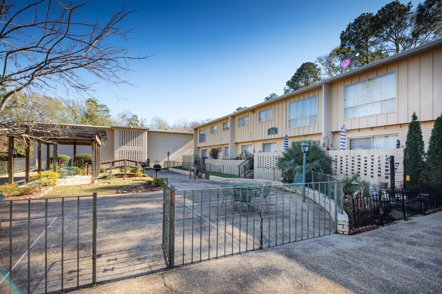 More Photos Of 620 S 28th Ave, Hattiesburg Apartments For Sale