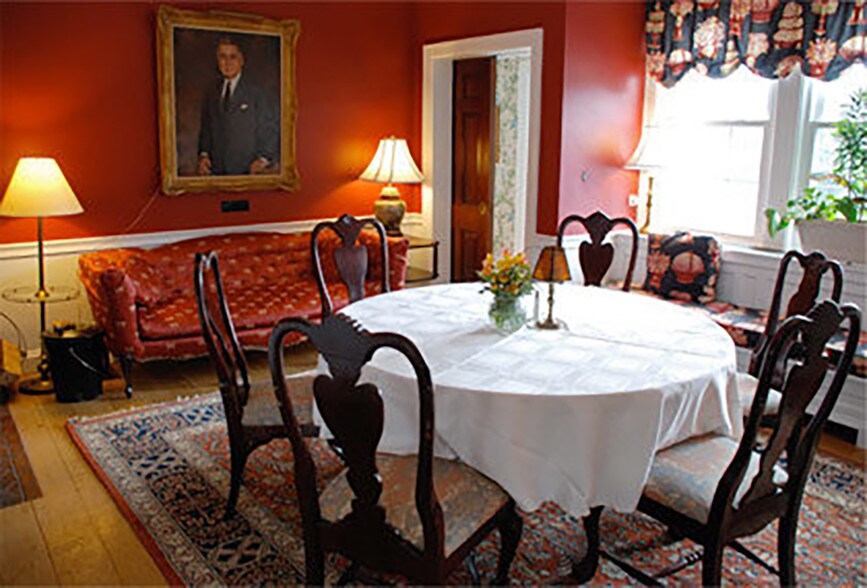 More Photos Of 94 Plaine Hill Rd, Woodstock Hotel For Sale